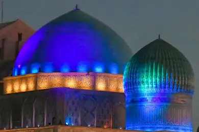 Казахстанцы заспорили после ночной подсветки мавзолея Ходжи Ахмеда Ясави в Туркестане 