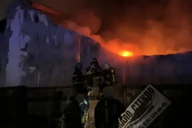 В Астане тушили мебельный склад по повышенному рангу вызова пожарных 