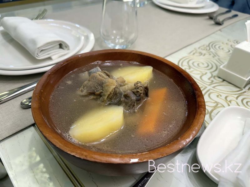 Как Димаш Кудайберген удивил всех в своем семейном ресторане