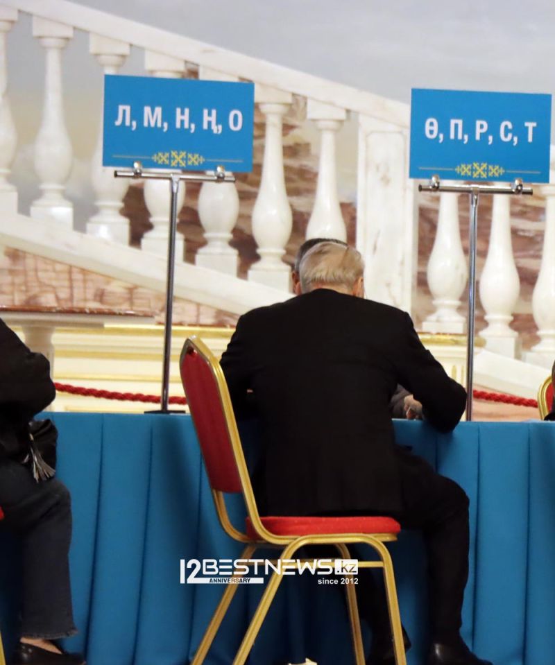 Как казахстанцы голосуют на референдуме по строительству АЭС