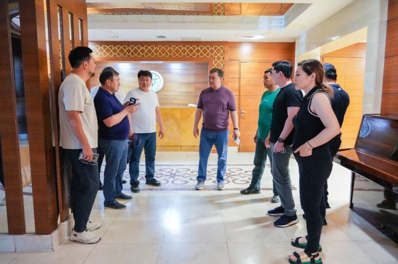 Аким Астаны встретился с жильцами горевшего небоскреба в Астане