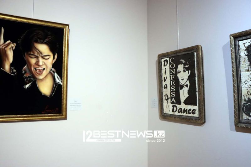 Детская колыбель, семейный портрет, костюмы - что показывают на первой выставке Димаша Кудайбергена