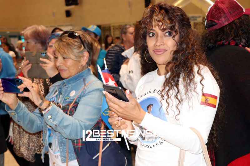 Детская колыбель, семейный портрет, костюмы - что показывают на первой выставке Димаша Кудайбергена