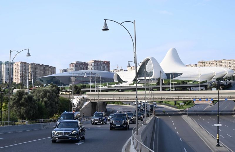 Ильхам Алиев прокатил по Баку Владимира Путина