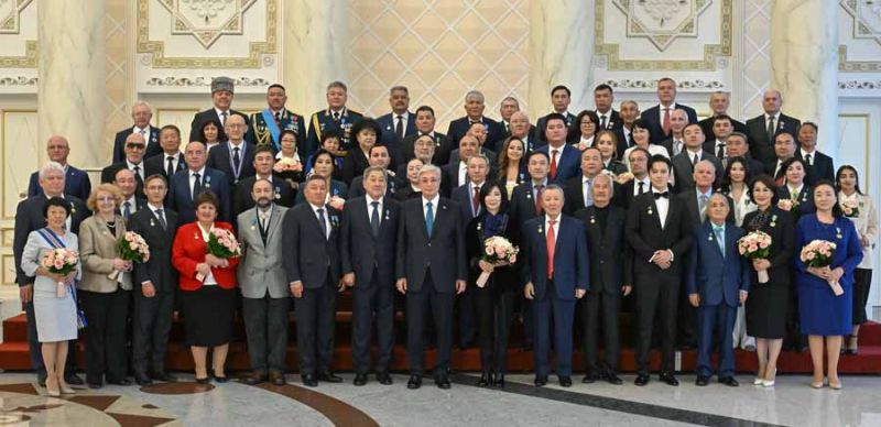 Вице-премьер Роман Скляр, певец Димаш Кудайберген, сенатор Бектаев – как прошла церемония награждения в Акорде