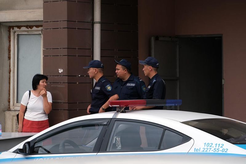 Палатки, биотуалеты, раскладушки - что происходит в алматинском ЖК Аккент после пожара