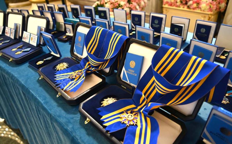 Вице-премьер Роман Скляр, певец Димаш Кудайберген, сенатор Бектаев – как прошла церемония награждения в Акорде