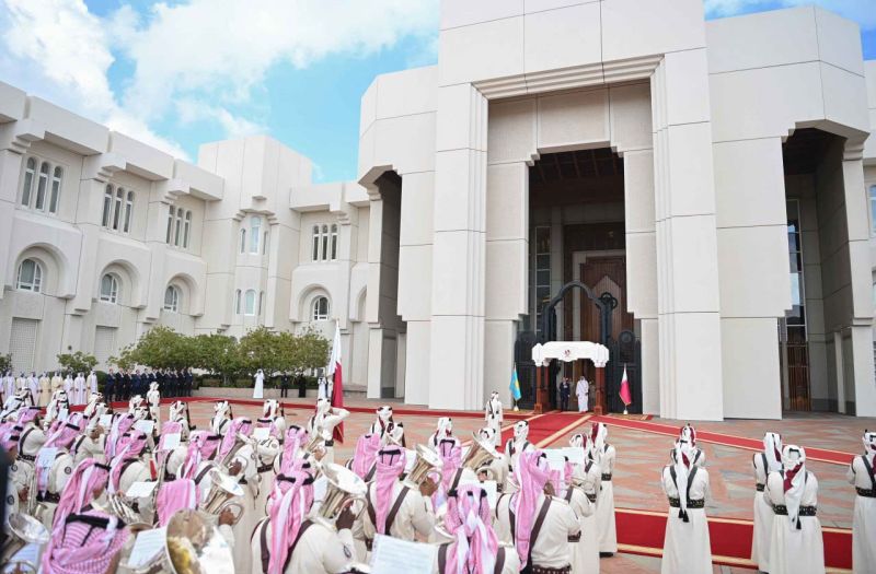 Эмир Катара встретил Президента Казахстана в своём дворце