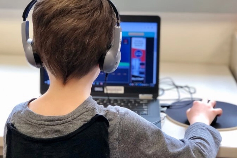 В Казахстане хотят внедрить детскую sim-карту со специальным  ограничением доступа в Интернет для детей, пере 