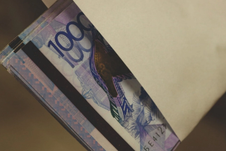 В Алматы члены ревизионной комиссии получили премии в ущерб другим сотрудникам 