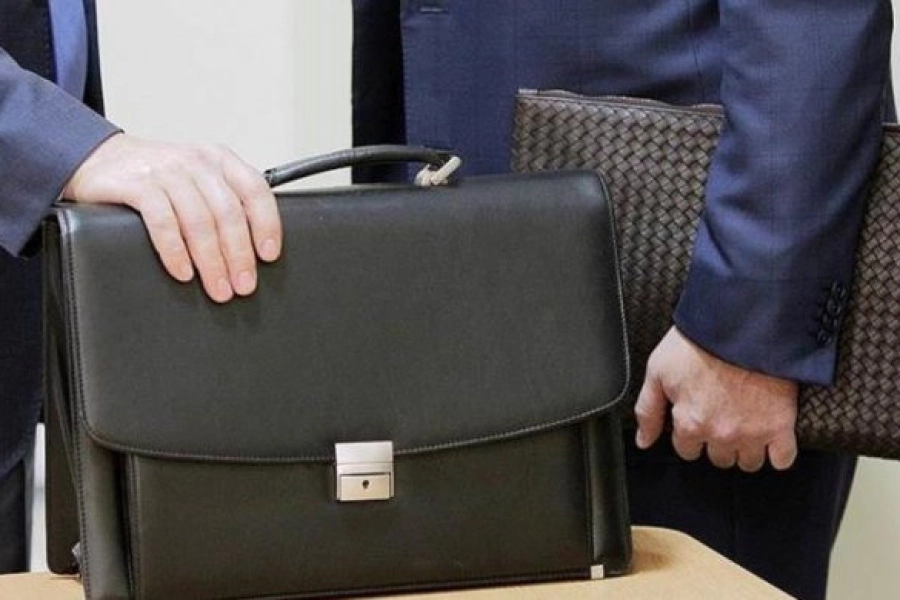 В Казахстане сократят госслужащих на центральном и местном уровнях 